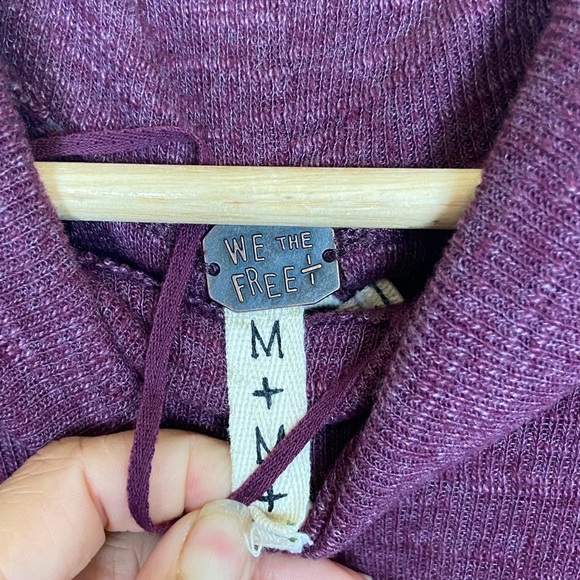 Free People We The Free Split Back Tunic Sweater Size M Color Purple Turtleneck - Picture 9 of 10
